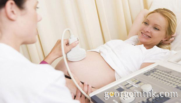 Hỏi đáp : Bị ra máu khi mang thai có sao không?